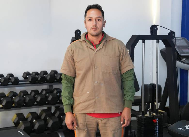 Los presos de Pasto participan en actividades con impacto social como el mejoramiento de infraestructura pública en la ciudad, pintura de parques y demarcación vial. FOTO: Colprensa / MinJusticia