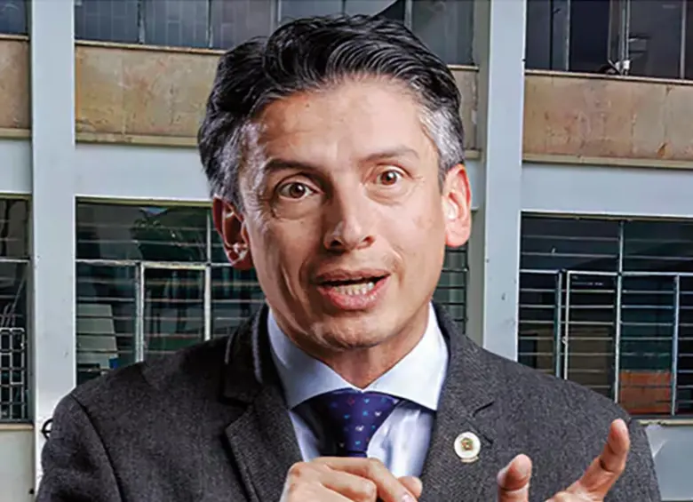 Diego Alejandro Torres Galindo es físico, doctor en Física Nuclear y profesor asociado de la Universidad Nacional, sede Bogotá. FOTO Cortesía Revista Semana.
