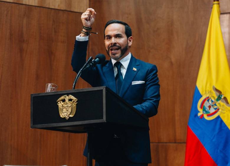 El presidente Abelardo de la Espriella ha emitido circulares y directivas que apuntan a poner límite a contratos por prestación de servicios. FOTO Presidencia