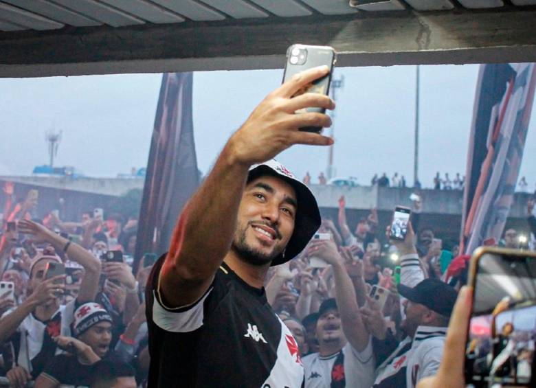 un rockstar! Así fue el multitudinario recibimiento a Dimitri