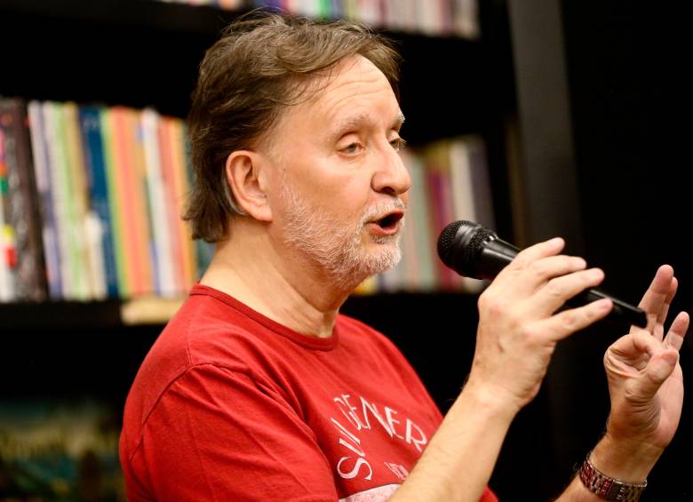 El periodista argentino Sergio Marchi, considerado el principal biógrafo del rock nacional, ha seguido de cerca la vida y obra de figuras como Cerati, Spinetta y Charly García. FOTO Colprensa 