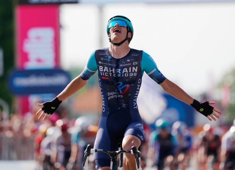 El ciclista belga Alec Sagaert celebra su victoria en la etapa 12 del Gito de Italia 2026. Foto: tomada del x de @giroditalia