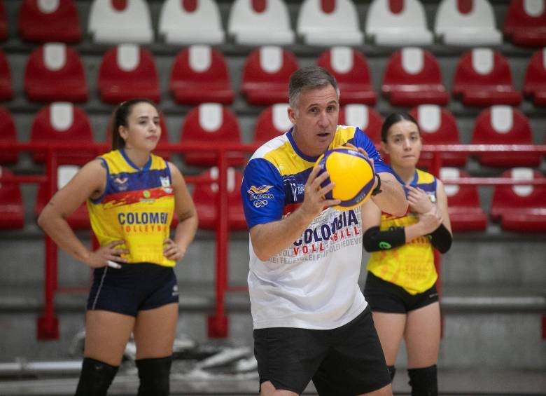 Guilherme Schmitz, entrenador de Colombia. La Universidad de Medellín fue la casa de la Selección durante casi un mes. FOTO ESNEYDER GUTIÉRREZ 