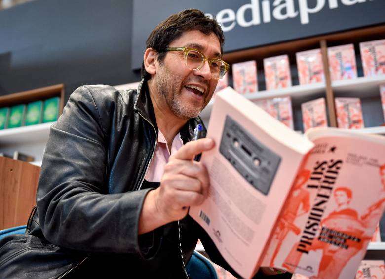 Claudio Narea estuvo en la FILBo presentando su libro sobre la banda que fundó al lado de Jorge González y Miguel Tapia. FOTO Colprensa