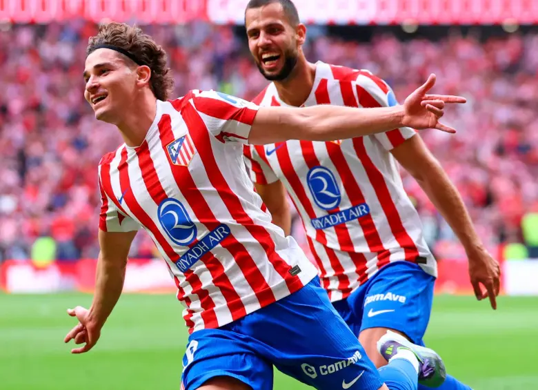 El delantero argentino Julián Álvarez fue la gran figura de Atlético de Madrid en su victoria contra Real Madrid. FOTO: TOMADA DEL X DE @Atleti