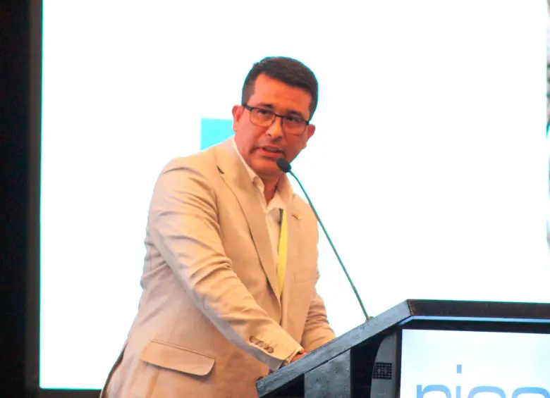 Petro aceptó la renuncia de Luis Eduardo Llinás. FOTO UIAF 