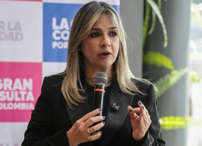 Victoria Eugenia Dávila Hoyos —conocida como Vicky Dávila— fue periodista en medios como Noticias RCN, La FM y W Radio. También fue creadora de contenido en YouTube y dirigió la Revista Semana. Foto: Colprensa. 