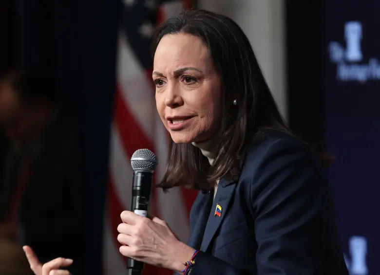 Uno de los temas que le cuestionaron a Machado fue el evidente respaldo de Estados Unidos a Delcy Rodríguez. Foto: AFP.