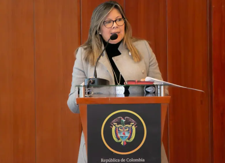 La fiscal Luz Adriana Camargo fijó nuevos lineamientos para la suspensión temporal de órdenes de captura de miembros de grupos armados organizados al margen de la ley. FOTO COLPRENSA