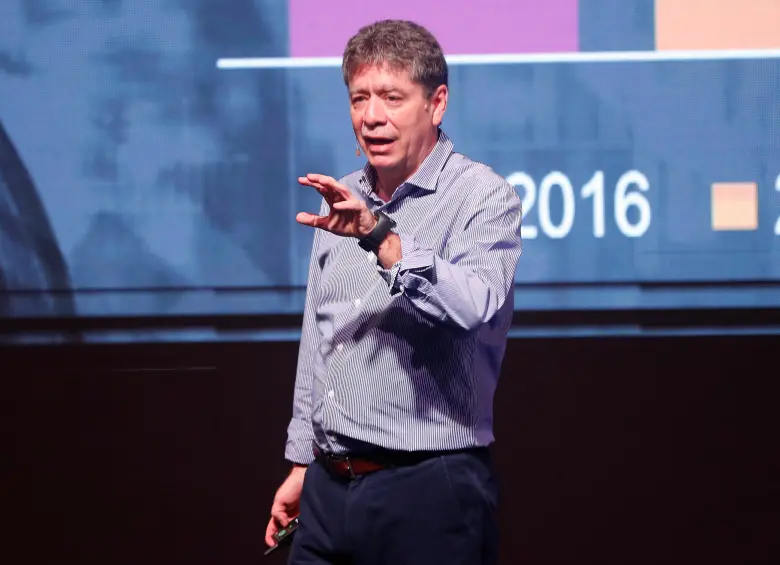 Bruce Mac Master, presidente de la Andi, advirtió que la industria manufacturera sigue estancada, con ventas en caída y una recuperación aún débil en producción. FOTO EL COLOMBIANO