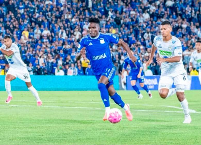 Andrey Estupiñán anotó dos goles para Millonarios ante Jaguares. FOTO: X MillosFCOficial
