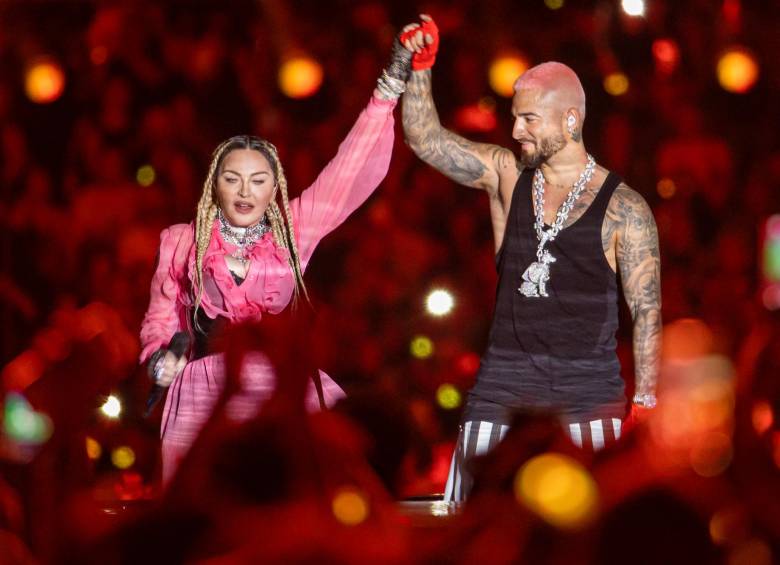  Maluma es acompañado por Madonna la reina del Pop en un concierto en el estadio Atanasio Girardot. Foto: Carlos Velázquez