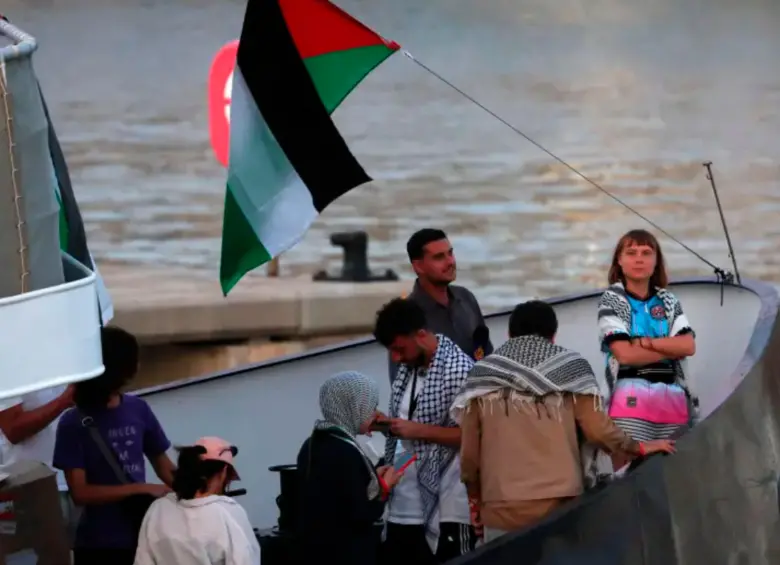 Los activistas deportados hacían parte de la flotilla Global Sumud (resiliencia en árabe) que partió en septiembre de Barcelona, España, con la intención de llevar alimentos a Gaza. FOTO: AFP