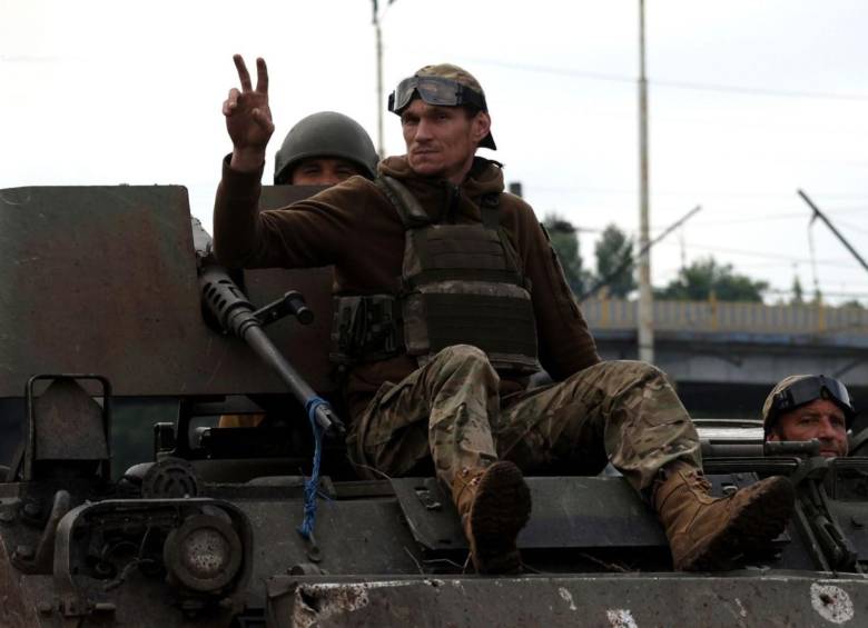 El ejército ucraniano recibirá estas provisiones para seguir en la guerra contra Rusia. FOTO: AFP
