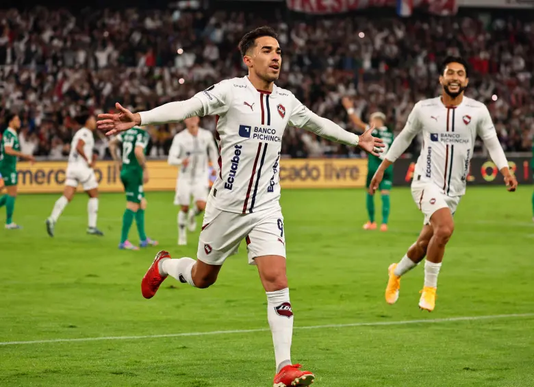 El delantero Lisandro Alzugaray anotó el último gol de los ecuatorianos en el partido de ida, disputado en Quito. Foto: @Libertadores