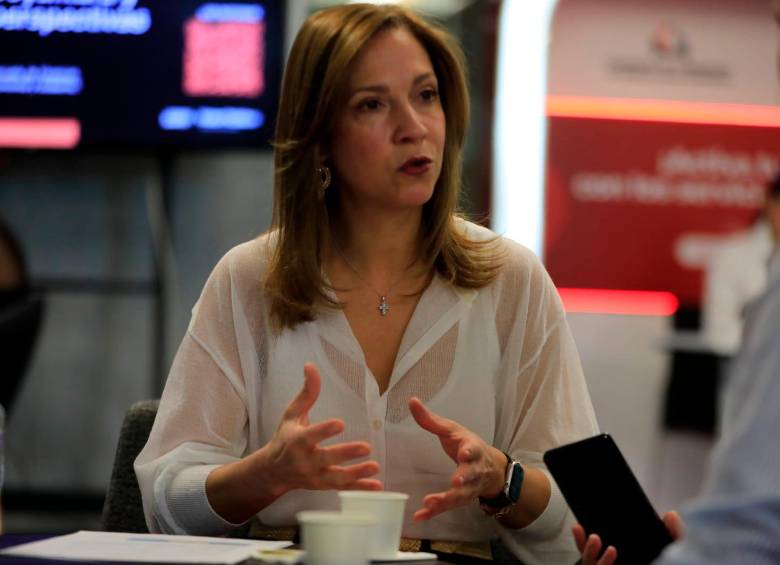 María Claudia Lacouture, presidente de AmCham Colombia, aseguró que la pérdida de confianza y la incertidumbre están frenando la llegada de inversión extranjera al país. FOTO JULIO HERRERA