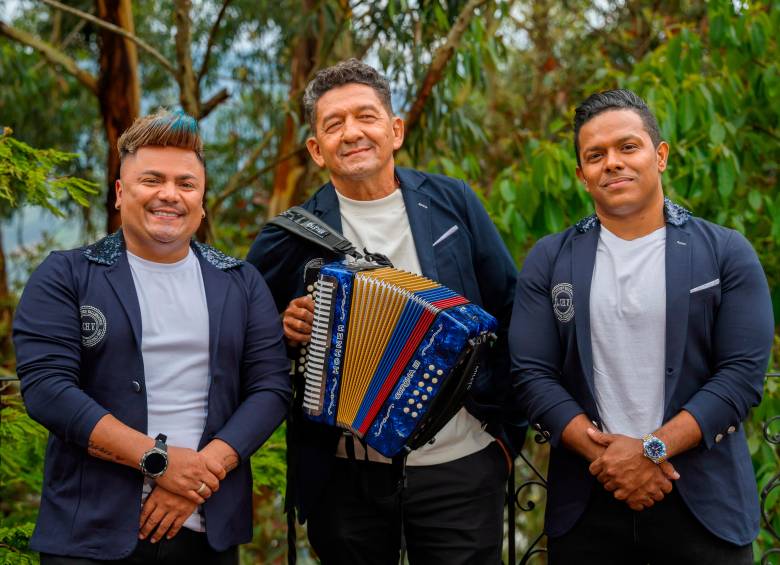 Javier Beltrán, vocalista; Neder ‘El gringo’ Ramos, acordeonista y Jonathan Bolaños, también vocalista de Los Chiches Vallenatos. FOTO: Cortesía