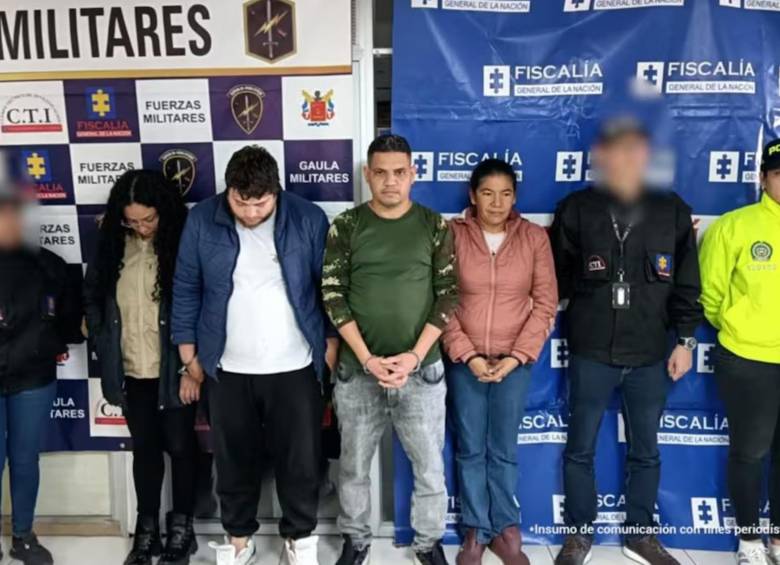 Los capturados eran requeridos por los delitos de constreñimiento con fines extorsivos, concierto para delinquir, hurto por medios informáticos y violación de datos personales. FOTO: AUTORIDADES
