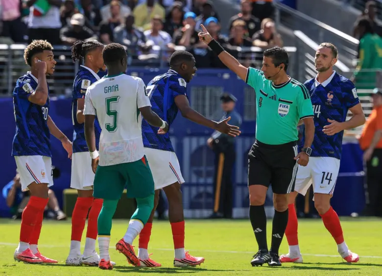 El árbitro de 48 años ya dirigió en el Mundial el partido entre Francia y Senegal. Foto: AFP