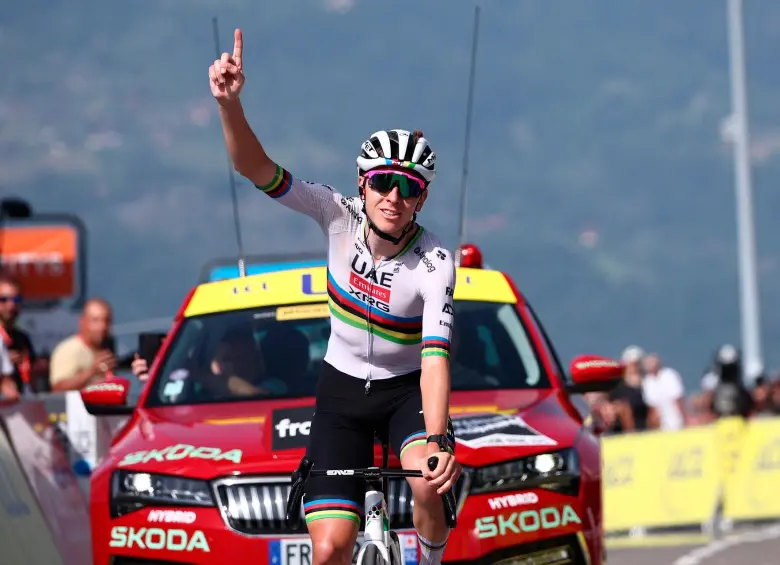 Pogačar recuperó la camiseta amarilla de líder que había portado luego de ganar la primer etapa del Dauphiné. FOTO: AFP