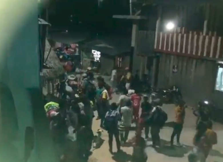 Al menos 154 personas se han desplazado de zona rural del municipio de Segovia por temor a la confrontación armada entre el ELN y el Clan del Golfo. FOTO CORTESÍA