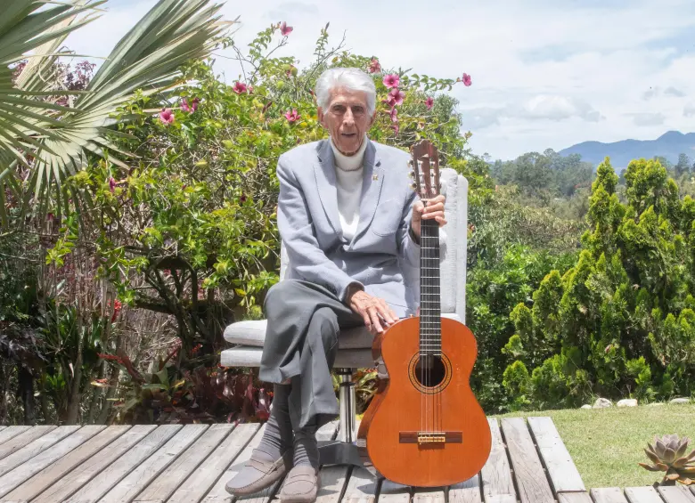 Héctor Ochoa nos confesó que ya no tocaba la guitarra. FOTO Esneyder Gutiérrez