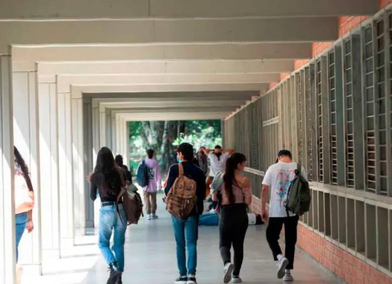 Las autoridades en Bogotá están en alerta por reclutamiento de estudiantes. Foto: Camilo Suárez.