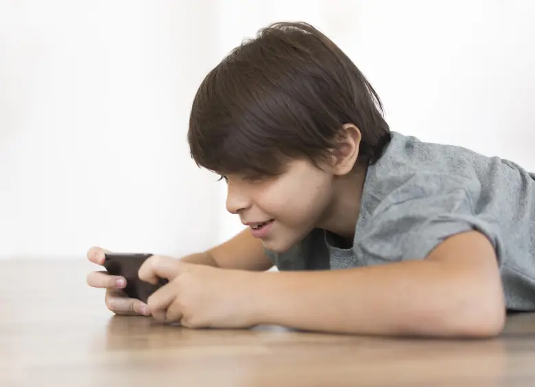 El menor de 11 años compareció esposado ante un juez en el condado de Perry y enfrenta cargos de homicidio como adulto. Imagen de referencia. FOTO: Freepik