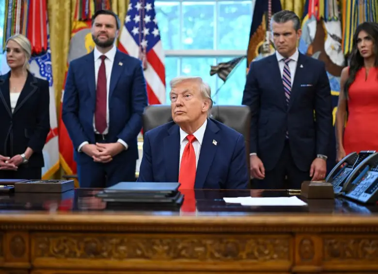 Trump endurece su ofensiva contra la delincuencia e inmigración, en medio de críticassobre ser un dictador. Imagen: Mandel NGAN / AFP. 