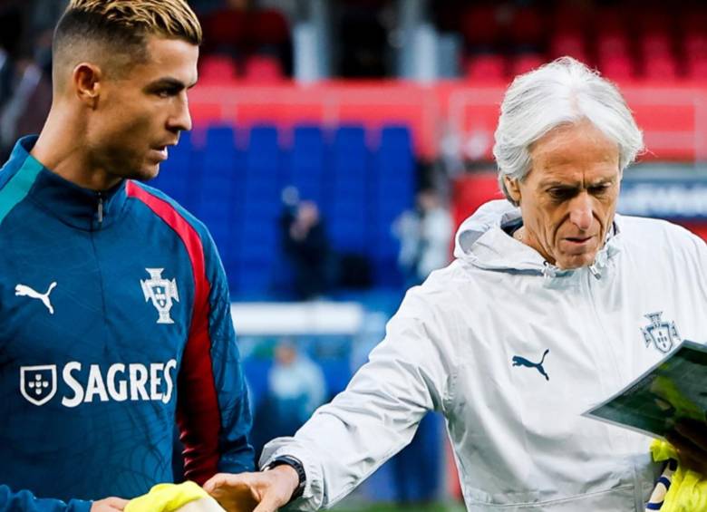 Jorge Jesus en medio de un entrenamiento con Cristiano Ronaldo. FOTO: Tomada de redes sociales @jorgejesus