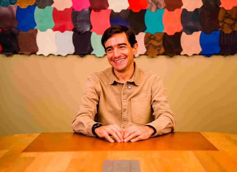 Santiago Mejía Ferraris, gerente de Producción en Cueros Vélez, destacó el papel del equipo humano que compone la compañía. FOTO: Cortesía