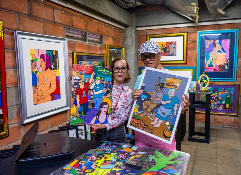 Teresita Rivera Ceballos es la pareja y mano derecha de Jorge. Ella es una gestora cultural de Medellín. Foto: Carlos Velázquez.