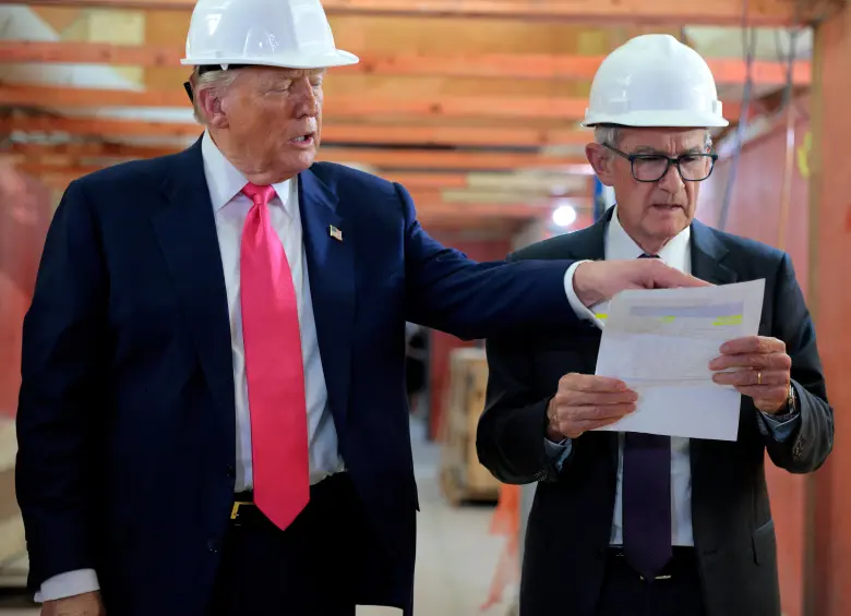 Presidente Donald Trump y presidente de la FED, Jerome Powell. FOTO: GETTY