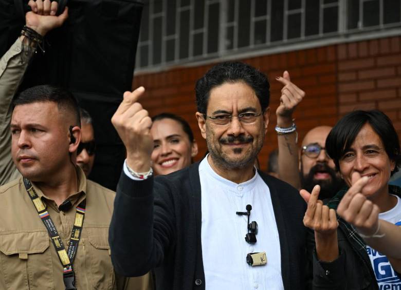 El candidato Iván Cepeda ya votó en la segunda vuelta presidencial.