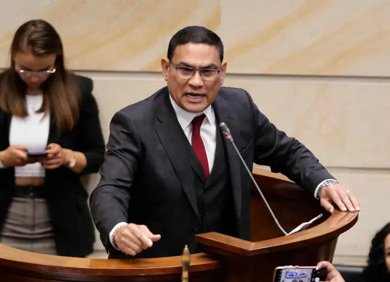 Las sanciones contra los tres congresistas podrían ir desde una amonestación, pasando por una suspensión temporal del derecho a la voz y voto, hasta la expulsión del partido. FOTO: Colprensa