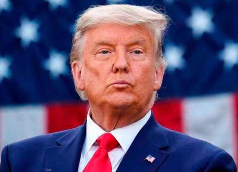 El caso rodea al expresidente Donald Trump y otros 18 acusados, entre ellos, los dos que se entregaron voluntariamente. FOTO: AFP