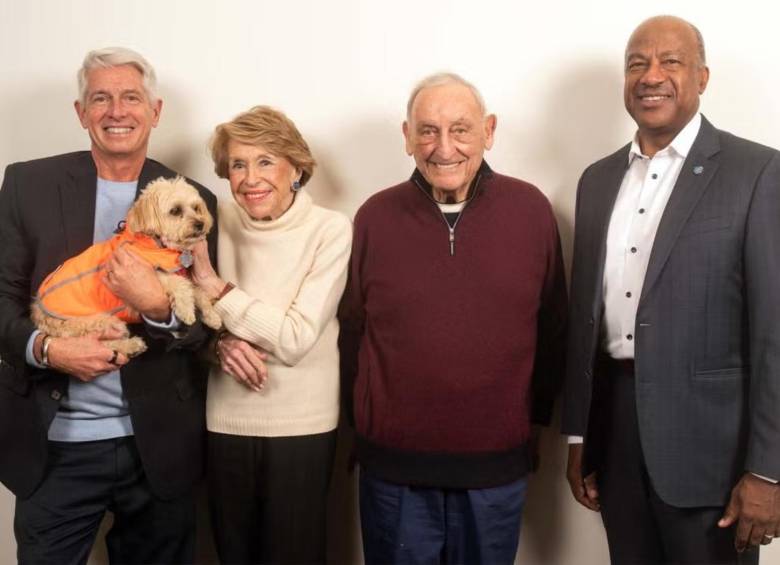 Los filántropos Joan y Sanford I. Weill junto con directivos de la Universidad de California Davis. FOTO: UC Davis