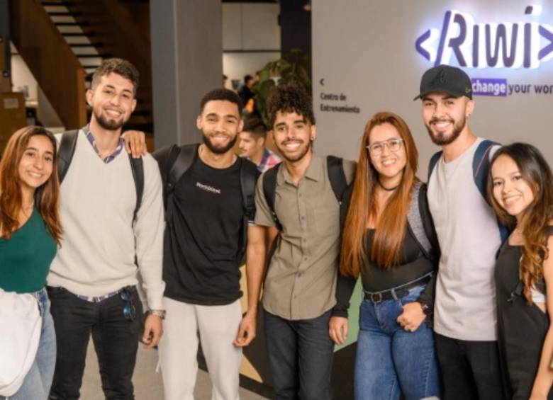 Tanto empresas nacionales como internacionales desempeñan un papel clave en la consecución de los objetivos educativos que brinda Riwi, pues parte de su éxito depende de su participación. FOTO: RIWI