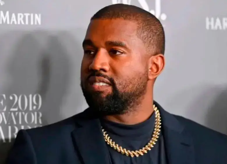 Kanye West, que ahora se hace llamar Ye, pidió perdón a sus seguidores y a quienes se sintieron ofendidos con sus acciones. FOTO: Getty