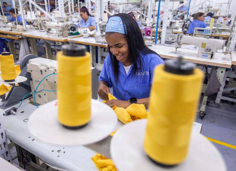 Brecha de género en el mercado laboral colombiano cayó a su nivel más bajo en mayo de 2024. FOTO EL COLOMBIANO