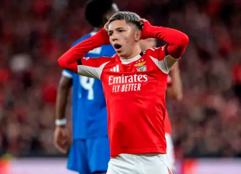 El futbolista argentino, de 20 años, fue el protagonista de una de las polémicas grandes del partido de ida de los play-off de la Champions. FOTO: Getty