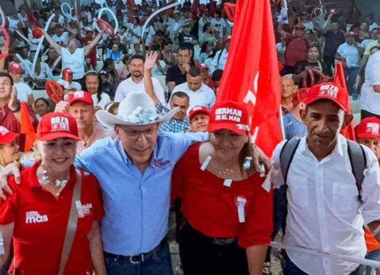 Roy Barreras junto al grupo de Germán Rozo, candidato a la Cámara por Antioquia. Foto: @RoyBarreras