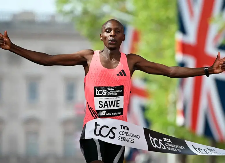 El keniata Sebastian Sawe debutó en una maratón en Londres 2026. Foto: tomada de x de @WorldAthletics