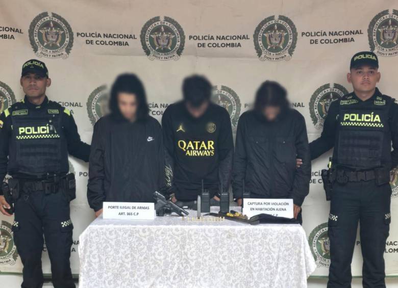 Los detenidos fueron interceptados en Rionegro tras una persecución. FOTO: Cortesía