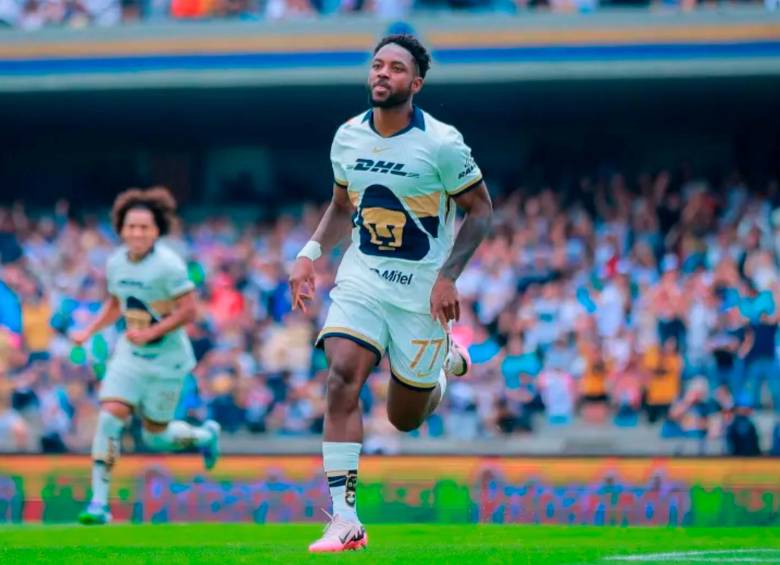 El lateral izquierdo Álvaro Angulo, de 28 años, se ha destacado en los últimos partidos disputados por Pumas de México en el torneo nacional de ese país . FOTO: TOMADA DEL X DE @Pumas