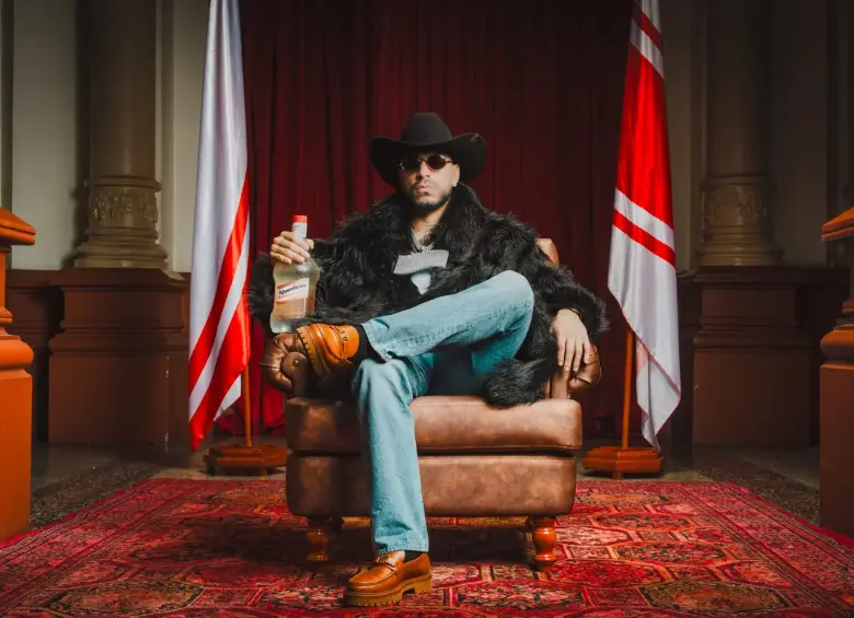 Aguardiente Antioqueño anunció al cantante Ryan Castro como su nuevo embajador. El cantante destacó que asumir este rol representa un logro personal, al estar ligado a una marca presente en su historia familiar y en la cultura popular.