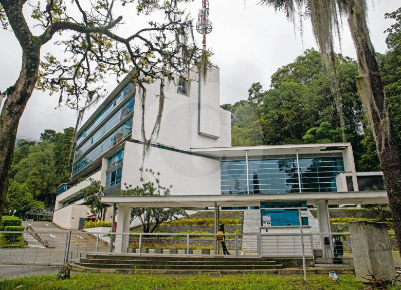 Parte de las razones para la enajenación de los activos de EPM en UNE es la incertidumbre de ese mercado y la posición no controlante de la empresa respecto a Millicom. FOTO esteban vanegas