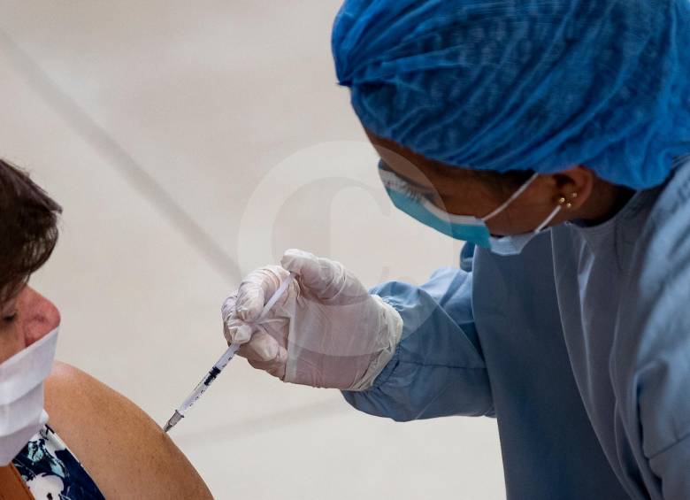 Líderes mundiales se comprometieron con financiar la distribución de 1.800 millones de dosis de la vacuna de la covid-19 a países en vías de desarrollo. FOTO JAIME PÉREZ 