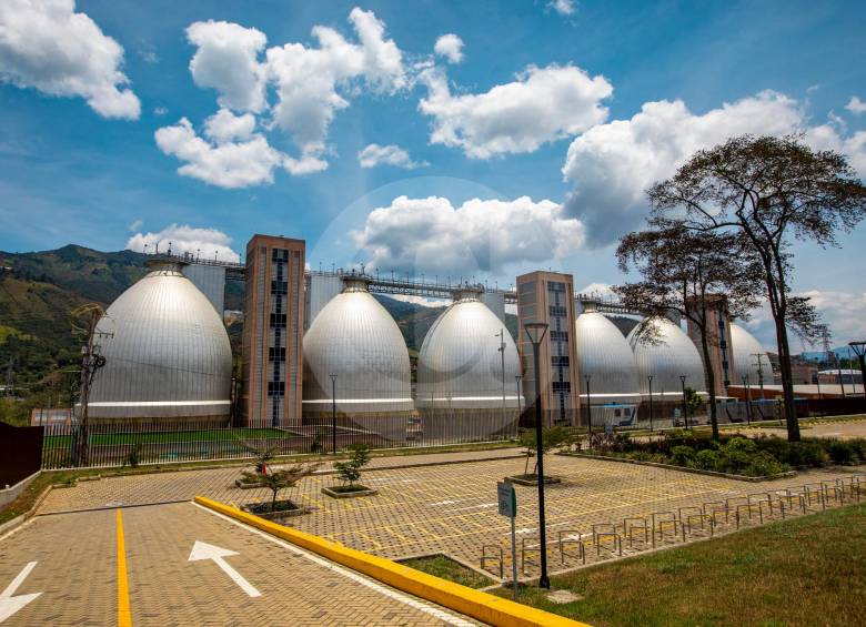 La planta Aguas Claras opera desde septiembre de 2019 y contribuye con el 50 % en la disminución de los índices de contaminación del río Medellín. FOTO Carlos Velásquez