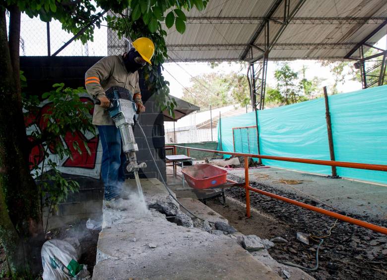 Las obras avanzan sin retrasos significativos. La primera entrega serían las canchas de vóley playa y se realizaría el próximo mes. FOTO Julio César Herrera.